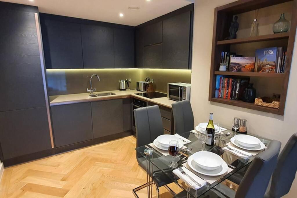 Luxury One Bedroom Apartment Within The City Walls 约克 外观 照片